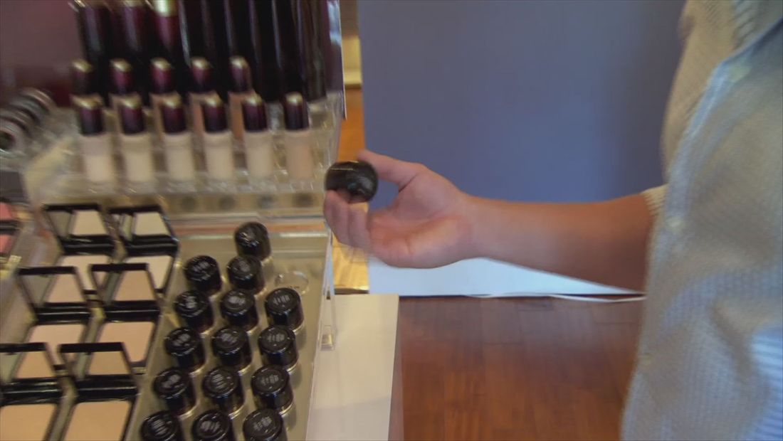 Like A Boss Sneak Peek 101: Devin Buys Makeup Like A Boss Sneak Peek 101: Devin Buys Makeup