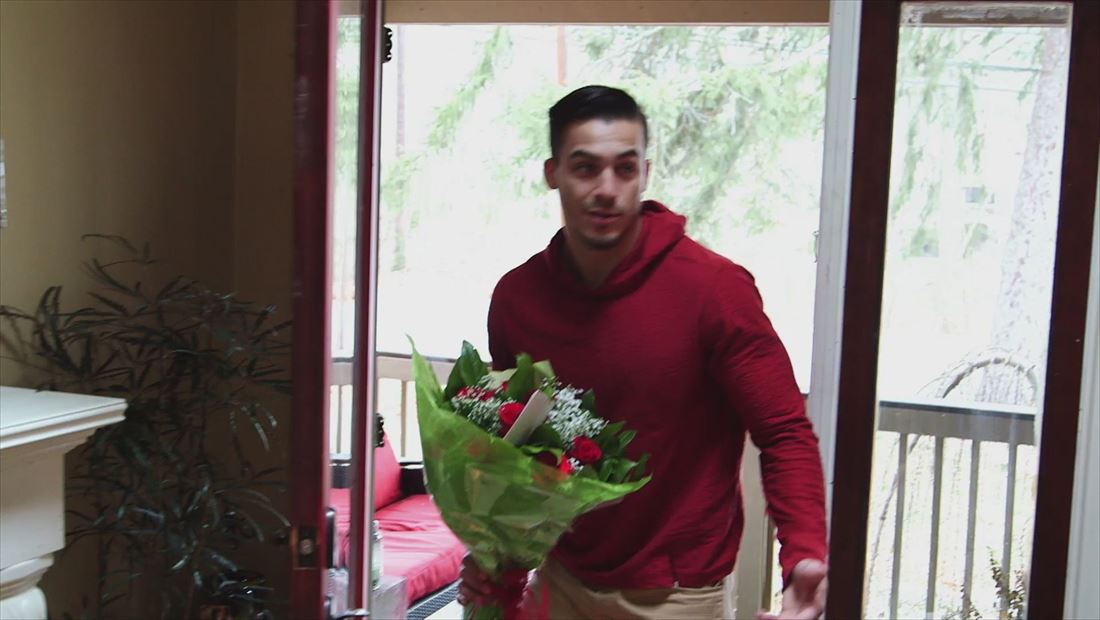 Player Gets Played Sneak Peek 108: 12 Roses, 12 Girls Player Gets Played Sneak Peek 108: 12 Roses, 12 Girls