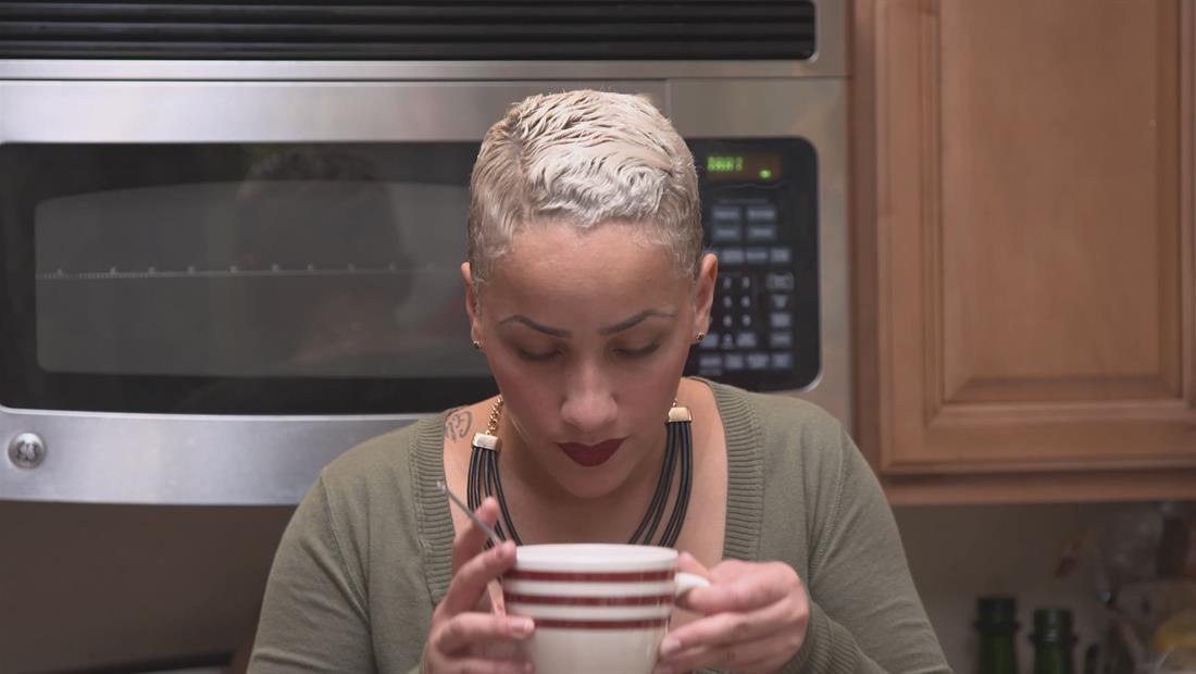 It Takes A Sister Sneak Peek 105: Call 911! It Takes A Sister Sneak Peek 105: Call 911!